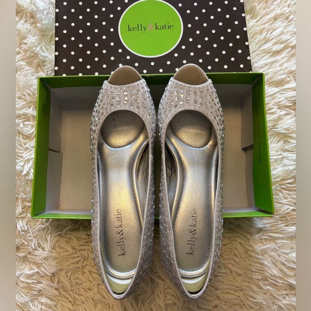 Kelly & Katie Metallic Peep-Toe Heels (size 9.5)